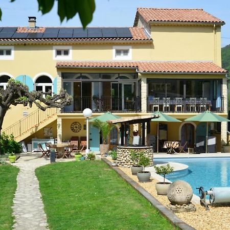 Au Grand Bonheur Bed and Breakfast Besseges Buitenkant foto