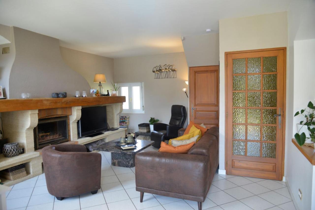 Au Grand Bonheur Bed and Breakfast Besseges Buitenkant foto