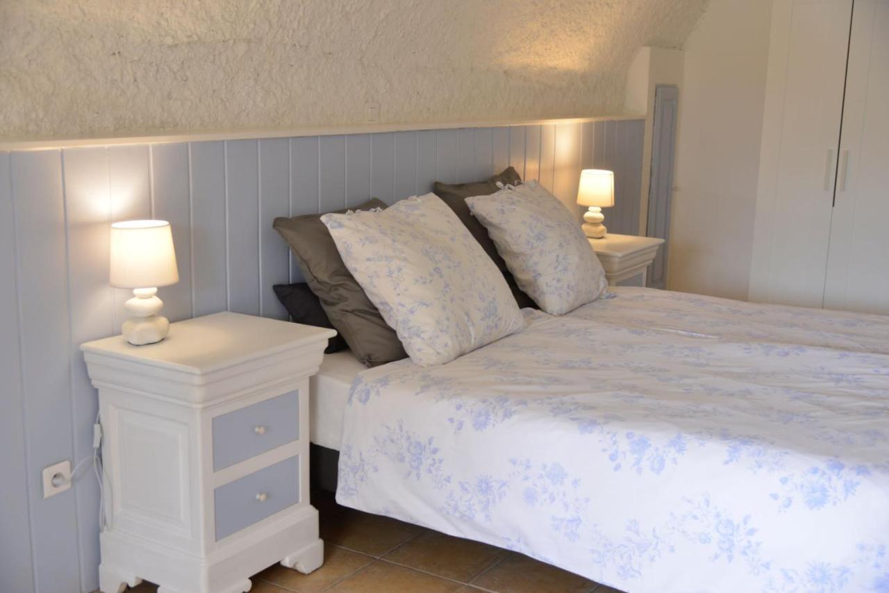 Au Grand Bonheur Bed and Breakfast Besseges Buitenkant foto