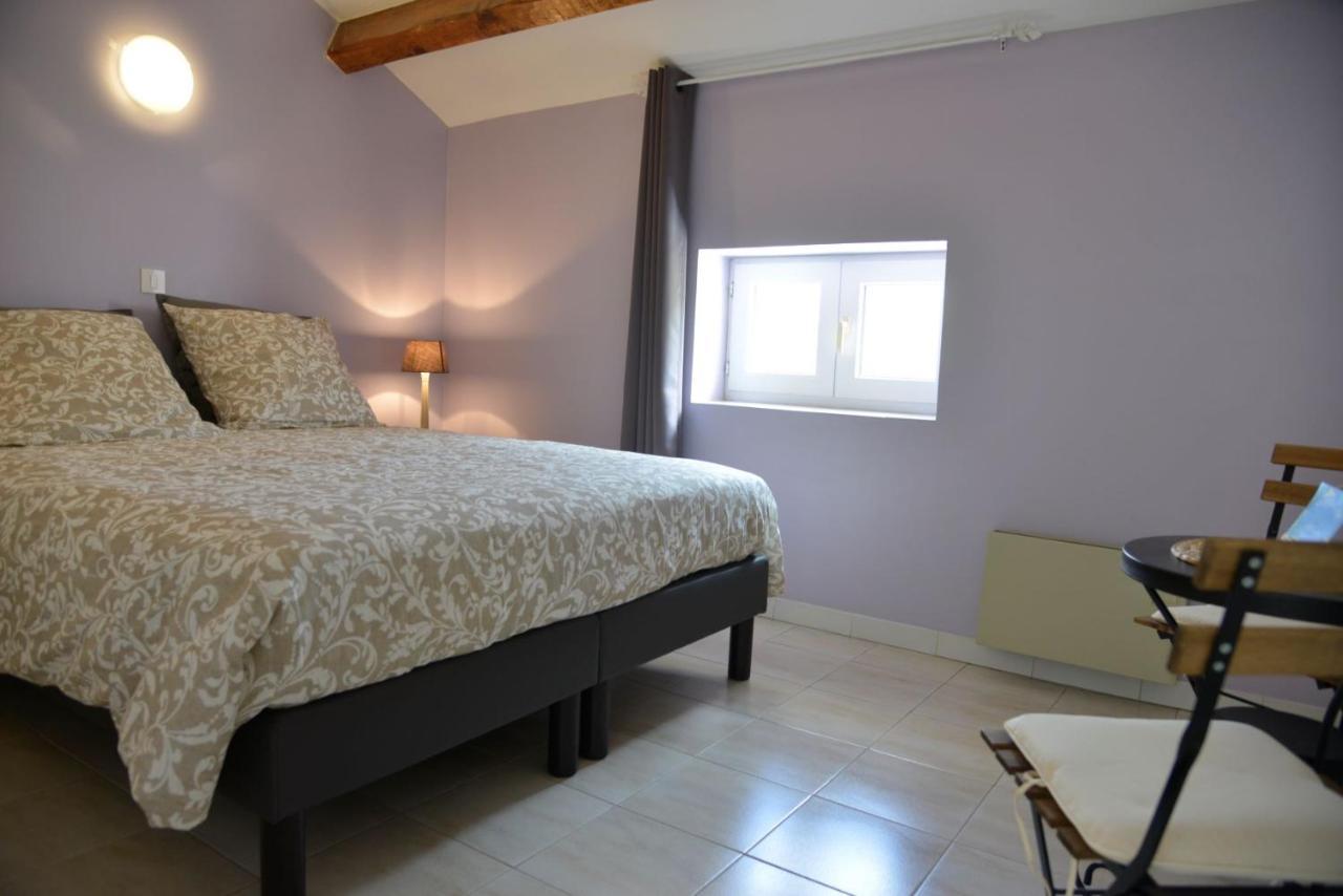 Au Grand Bonheur Bed and Breakfast Besseges Buitenkant foto