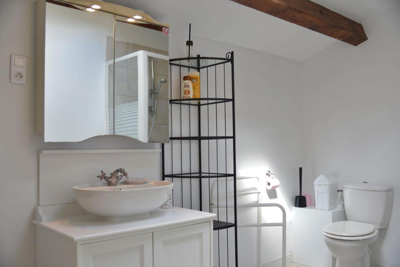 Au Grand Bonheur Bed and Breakfast Besseges Buitenkant foto