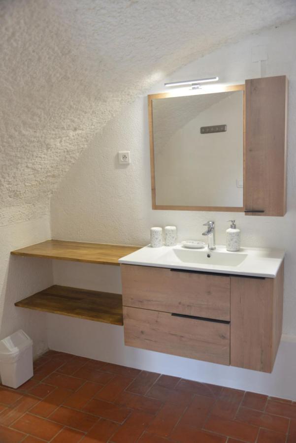 Au Grand Bonheur Bed and Breakfast Besseges Buitenkant foto