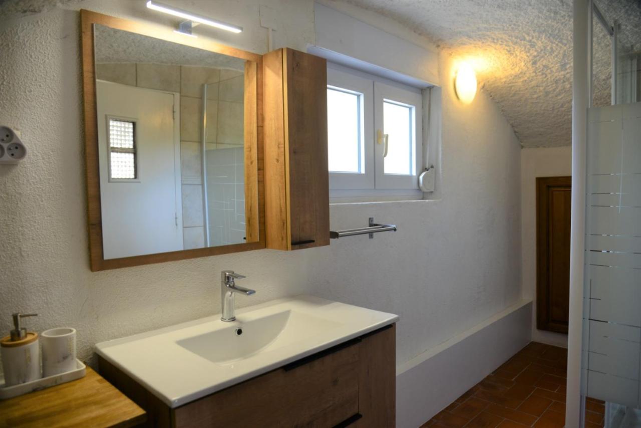Au Grand Bonheur Bed and Breakfast Besseges Buitenkant foto