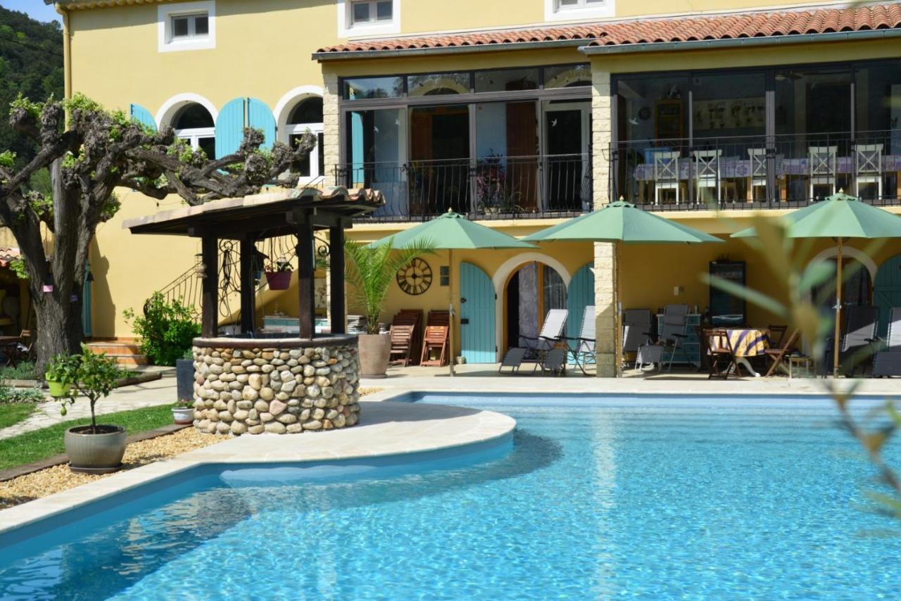 Au Grand Bonheur Bed and Breakfast Besseges Buitenkant foto