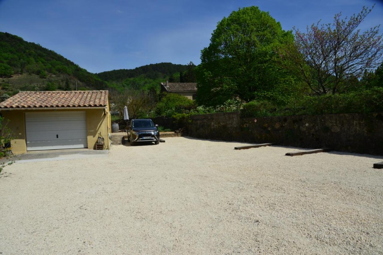 Au Grand Bonheur Bed and Breakfast Besseges Buitenkant foto