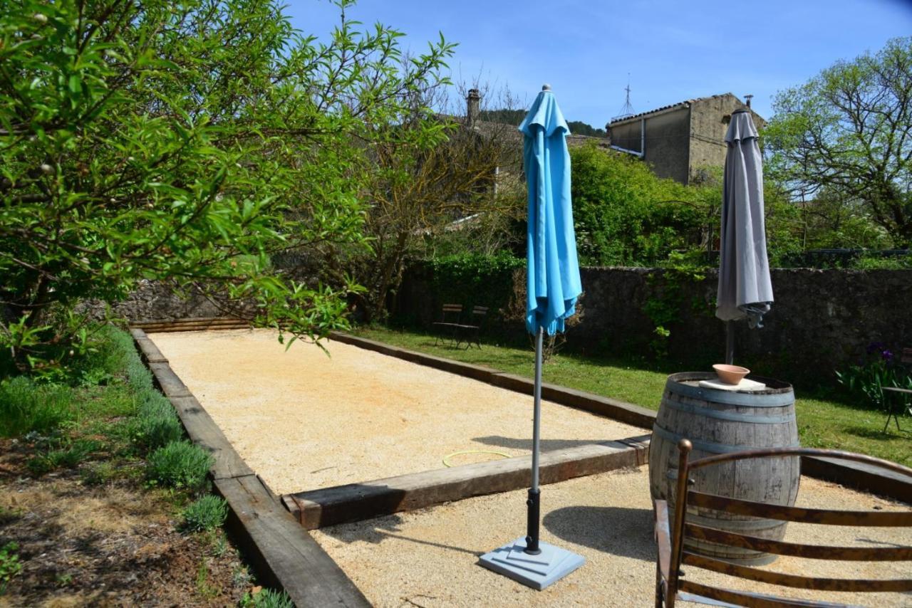 Au Grand Bonheur Bed and Breakfast Besseges Buitenkant foto