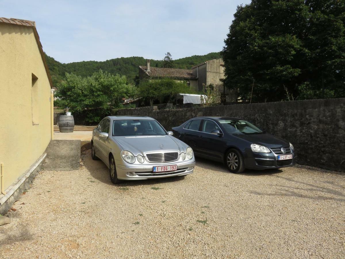 Au Grand Bonheur Bed and Breakfast Besseges Buitenkant foto