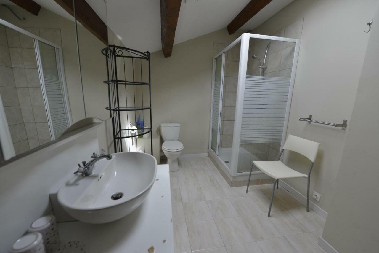 Au Grand Bonheur Bed and Breakfast Besseges Buitenkant foto